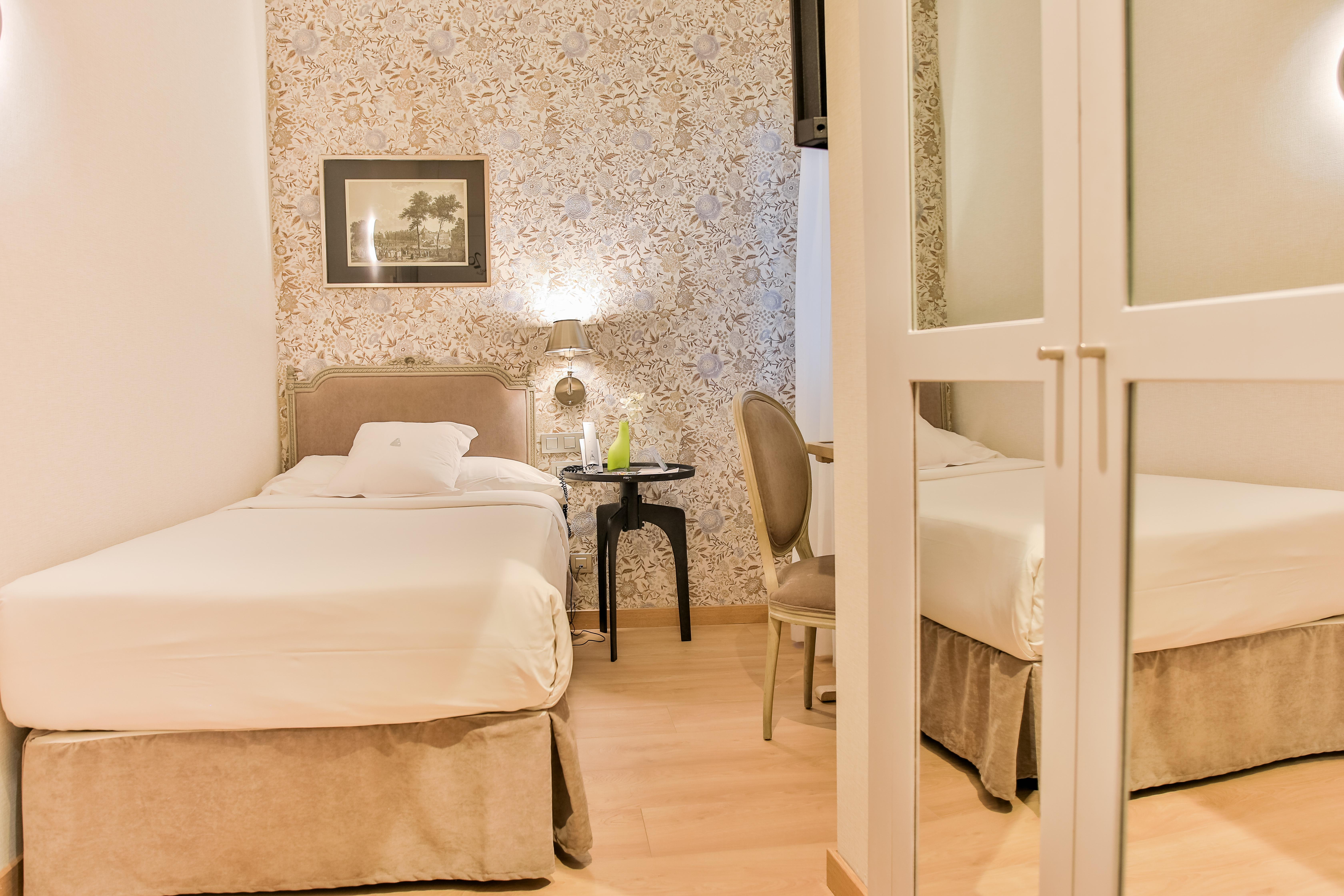 Hotel Meninas - Boutique Opera Madrid Exterior photo